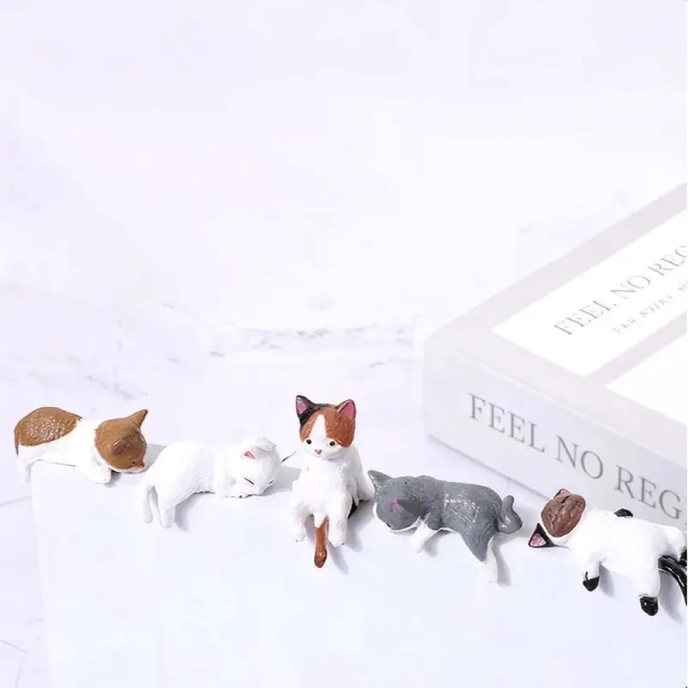 Hand-Painted Mini Cat Desk Figurines - Set of 5 Cute Cartoon Kitty Com