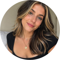 Olivia Brooks, Beauty & Personal Care Expert