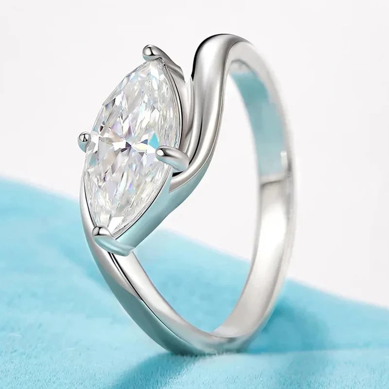 💞 Radiant Marquise Ring – Elegant ✨